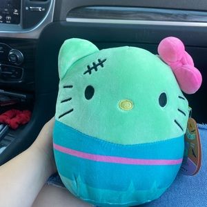 LAST ONE ‼️🧚🏻💓 Hello Kitty Halloween Squishmallow